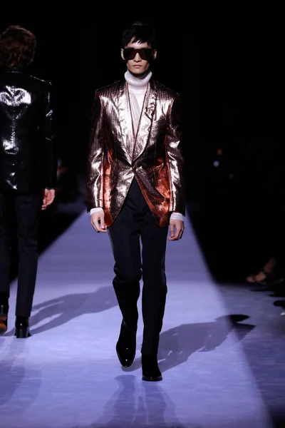 Look 38